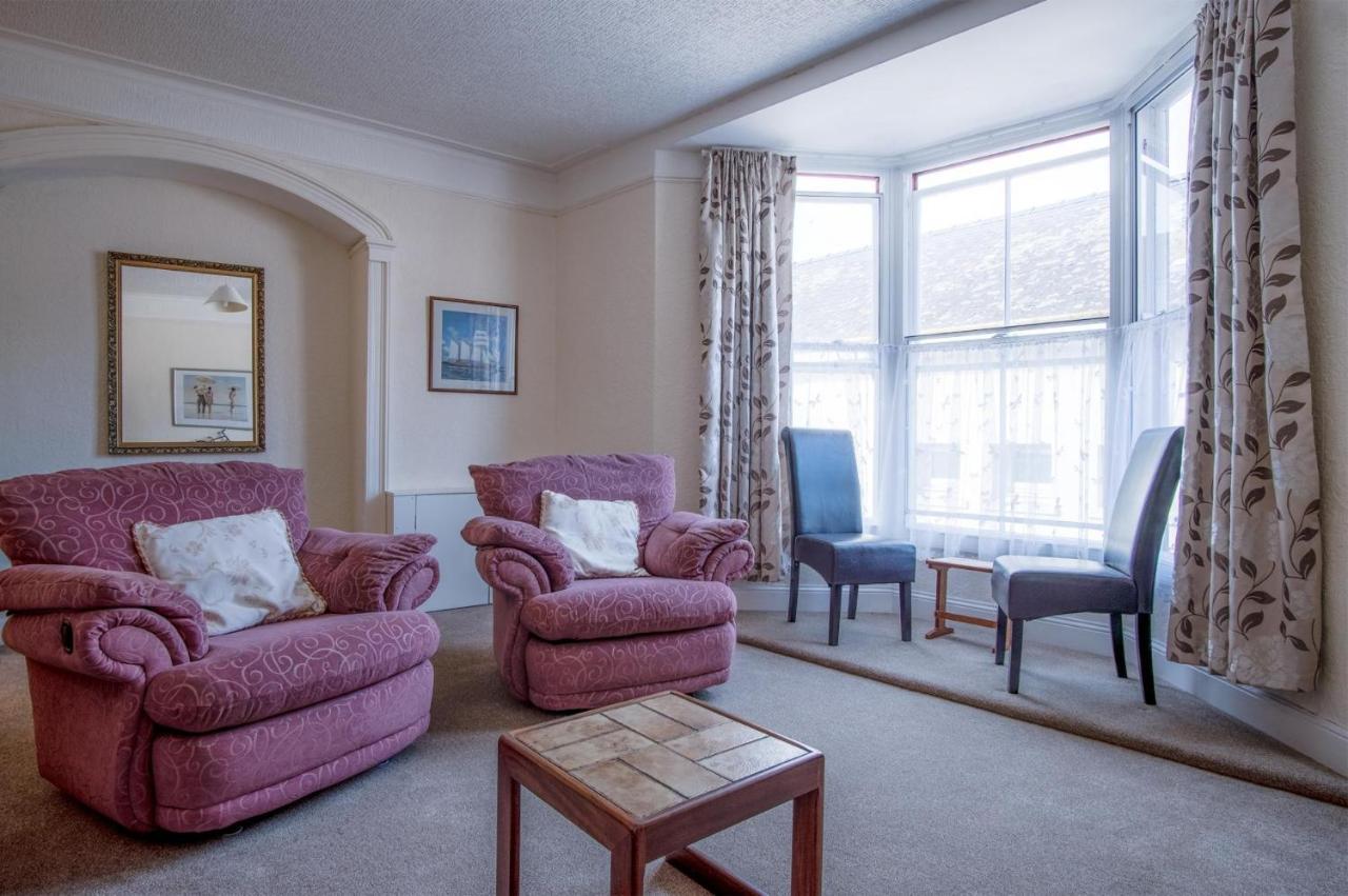 Dragons Den - 2 Bedroom Apartment - Tenby Kültér fotó