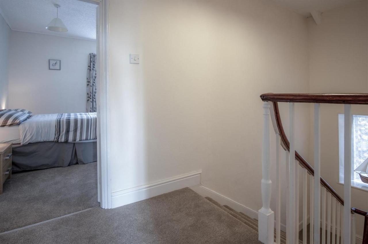Dragons Den - 2 Bedroom Apartment - Tenby Kültér fotó